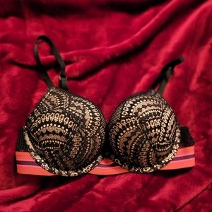 VS bombshell bra 32A
